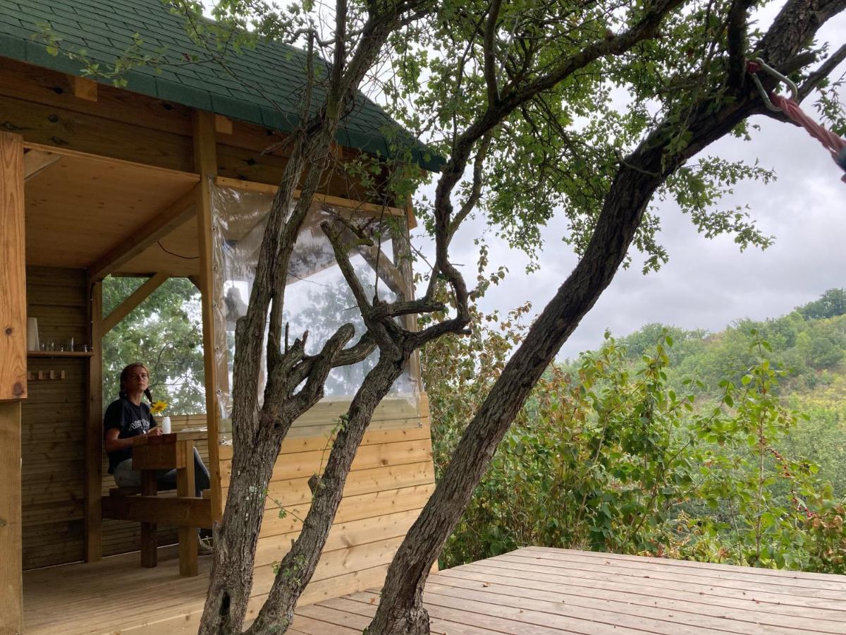 Cabane Bivouac Avec Echelle A L'Ombre Des Chenes Idrac-Respailles Kültér fotó
